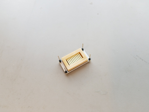 A second rubber gasket has been added to the stack.