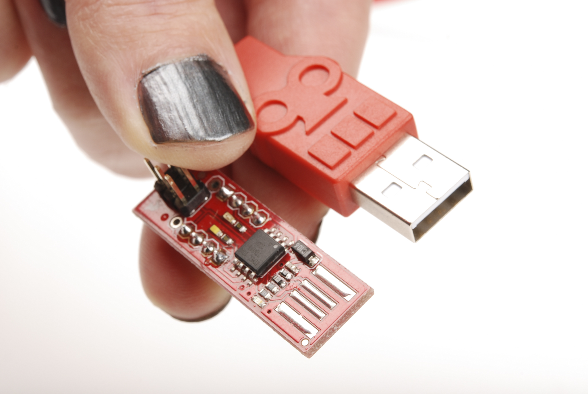 What's Inside: USB Flash Drive Components