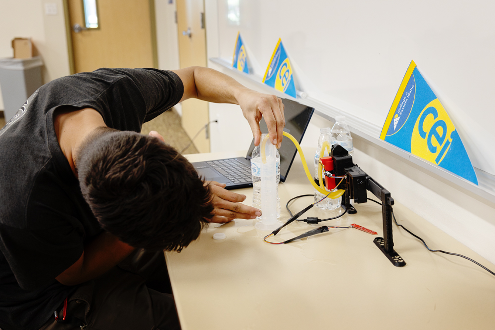https://cdn.sparkfun.com/assets/home_page_posts/1/6/6/0/8/CEI-Robotics-5.jpg
