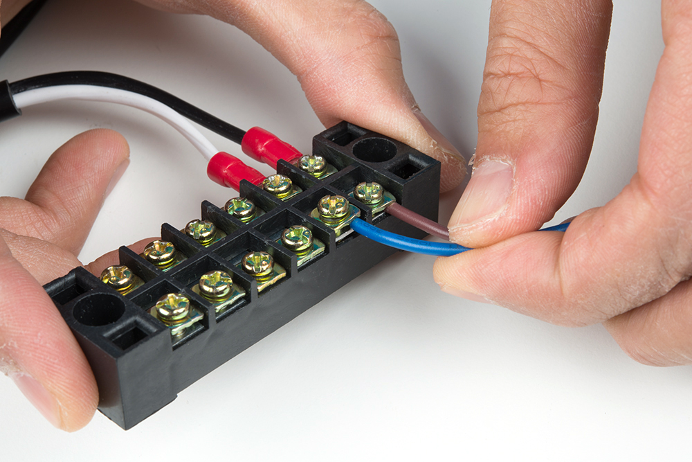 Terminal Block - 6 Position (15A, 600V) - PRT-13061 - SparkFun Electronics