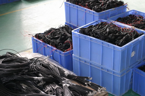 http://cdn.sparkfun.com/newsimages/China-2011/3/6-Cables-2-M.jpg