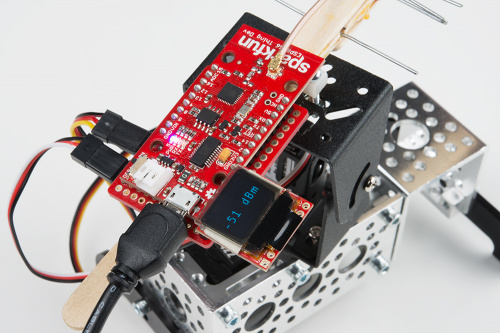 WiFi maximizer using a pan/tilt bracket and servos