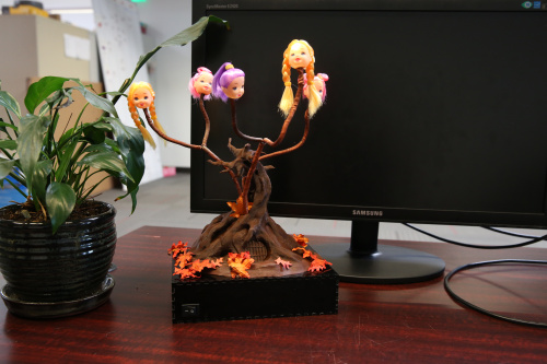 Tree lamp on the desk