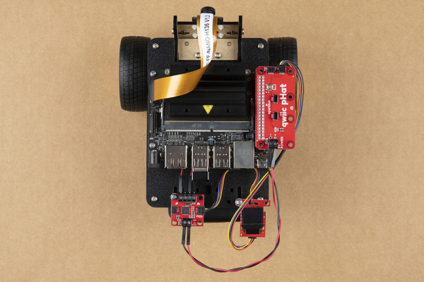 Qwiic Motor Driver power terminals connected to Qwiic pHAT