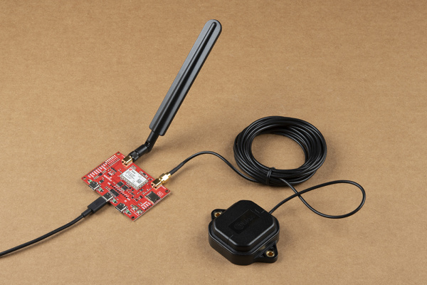Assembled LTE GNSS Breakout with LTE and GNSS antennas.
