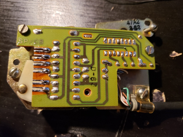 Payphone coin validator PCB traces