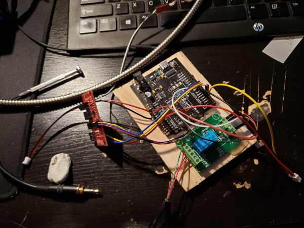 Arduino with MP3 player and handset relay