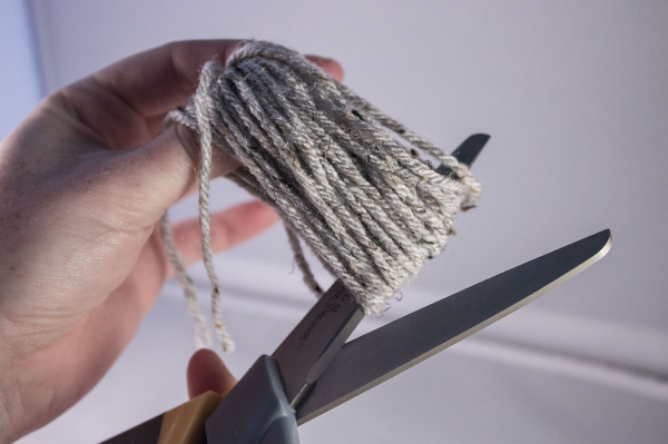 Cutting Yarn Bundle