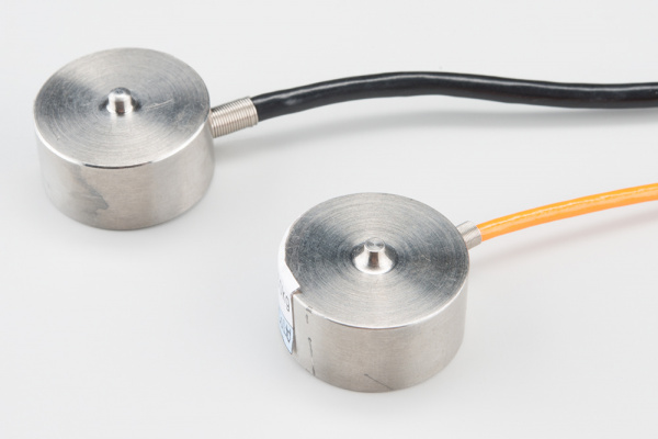 Two disc strain gauge load cells