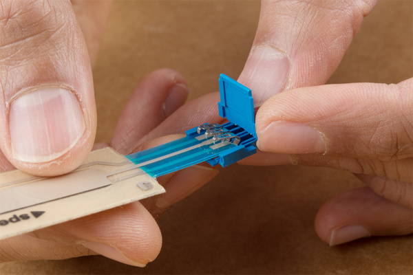 Inserting the SoftPot Sensor into the 3-Pin Clincher Connector