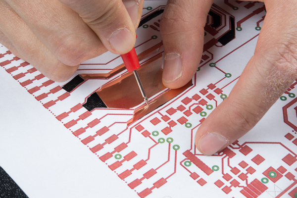 Trace outline of a trace using the board 