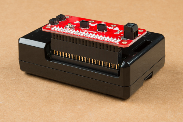 Qwiic pHAT v2.0 stacked on Raspberry Pi